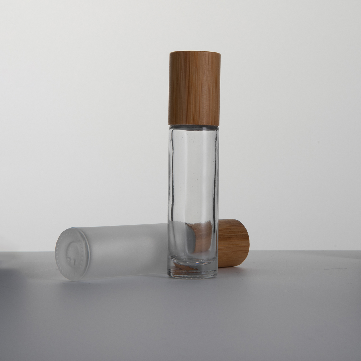 10ml Glass Roll On Bottle With Bamboo Lid2