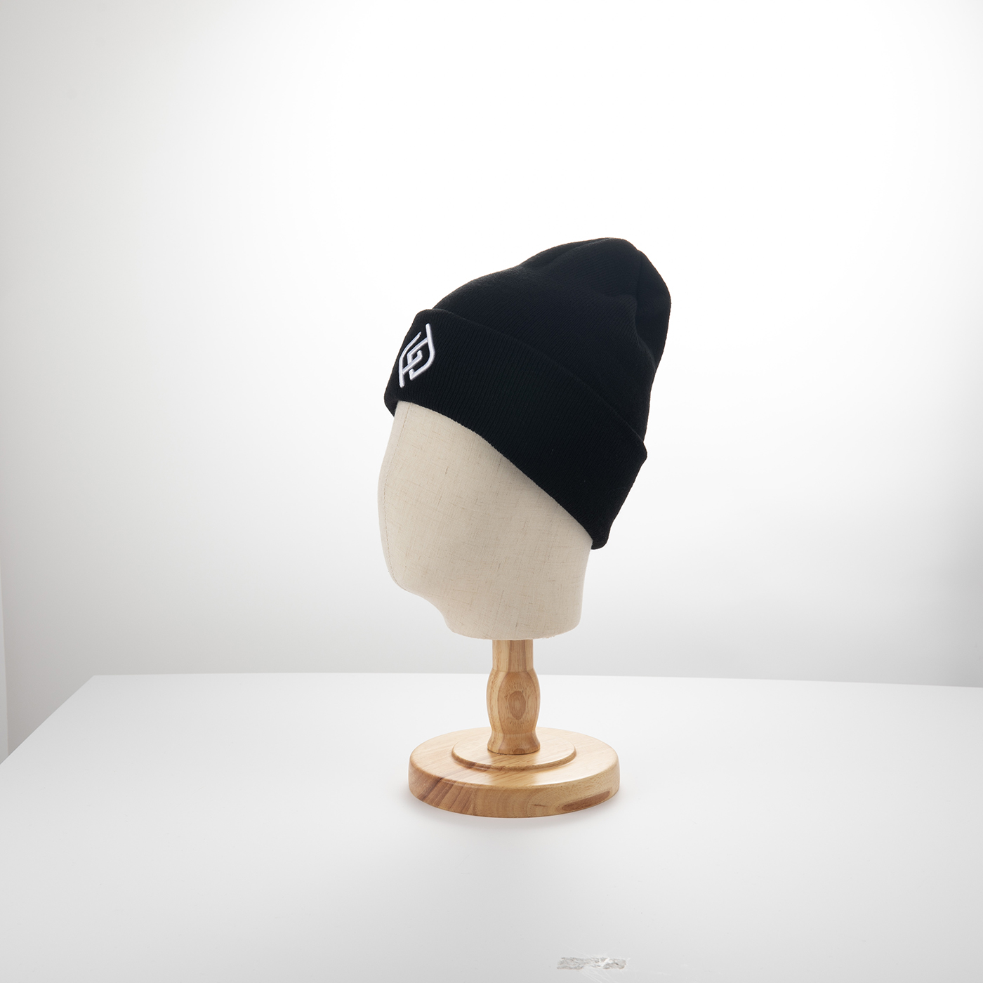 3D Embroideried Knit Beanie With Cuff2