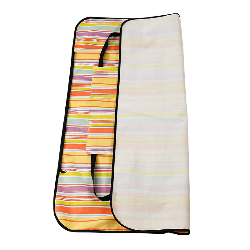 Outdoor Picnic Blanket Tote2