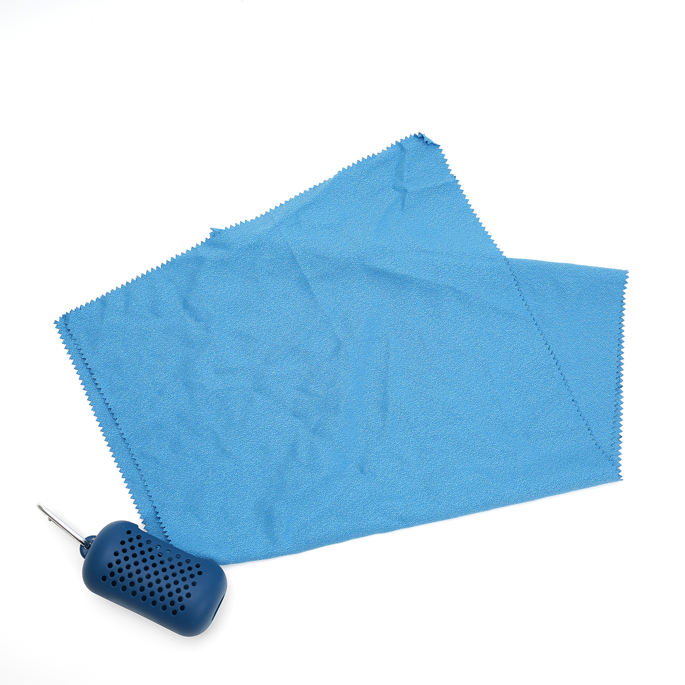 Portable Sports Towel With Silicone Case2