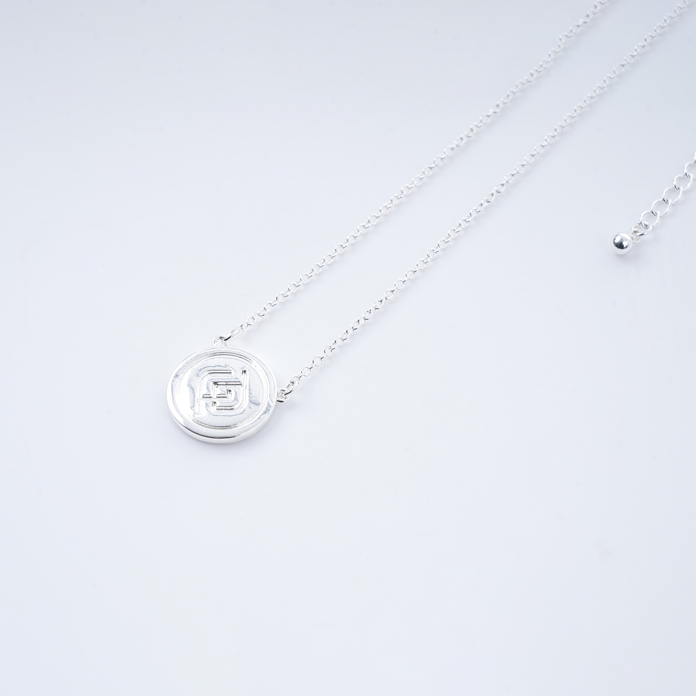 Custom Metal Necklace With Round Charm2