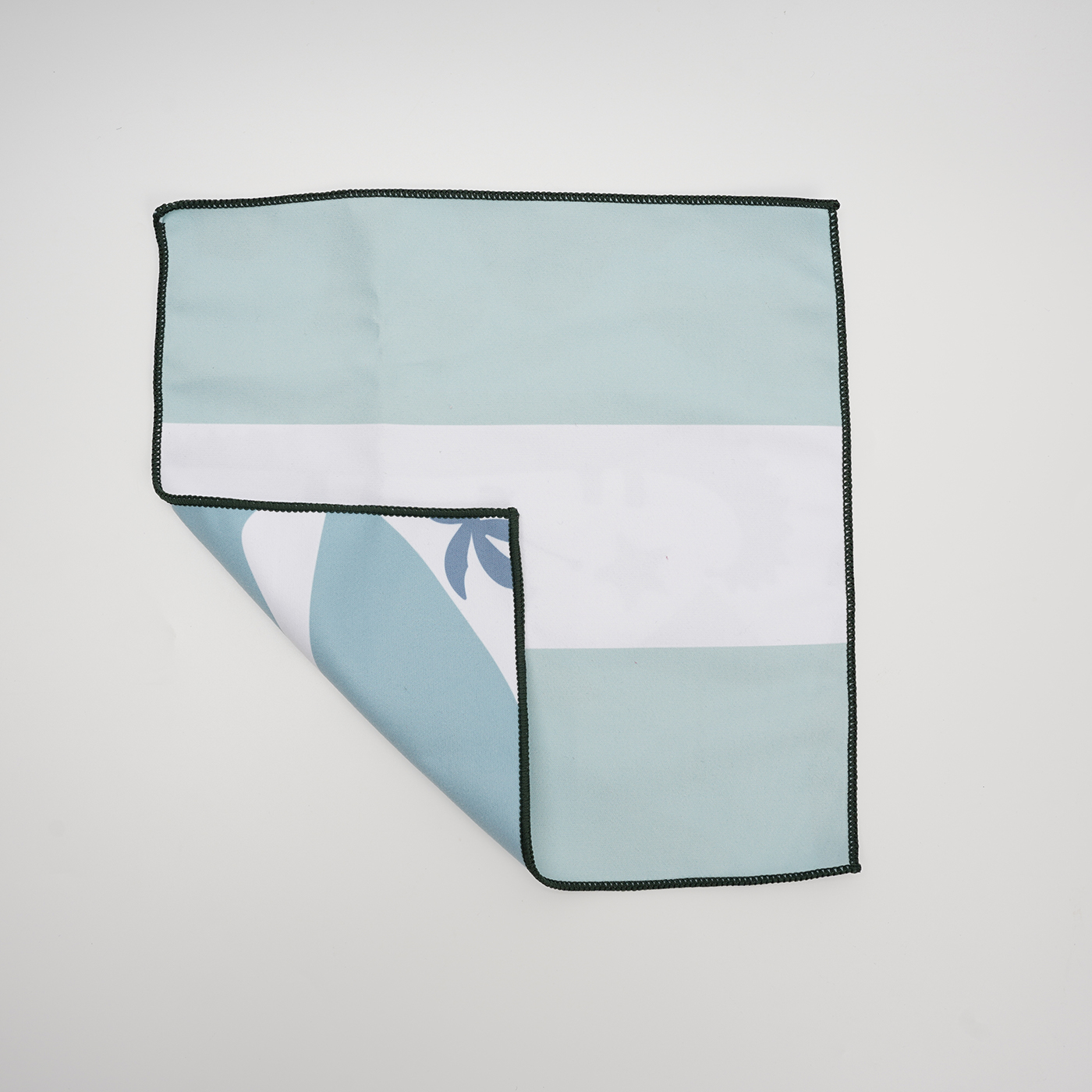 Lightweight Small Fleece Towel3