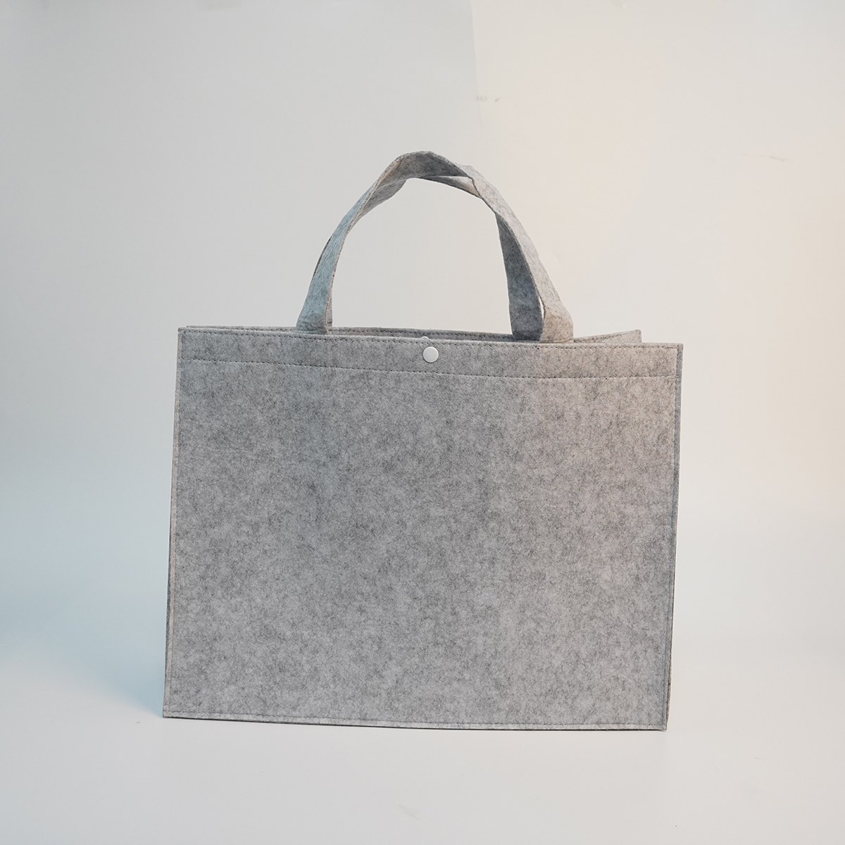 Big Felt Tote Bag With Button4