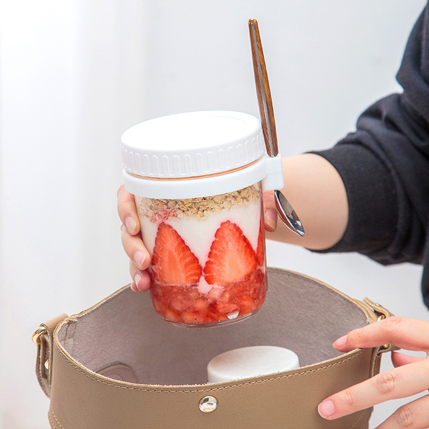 Overnight Oats Containers With Lids And Spoons4