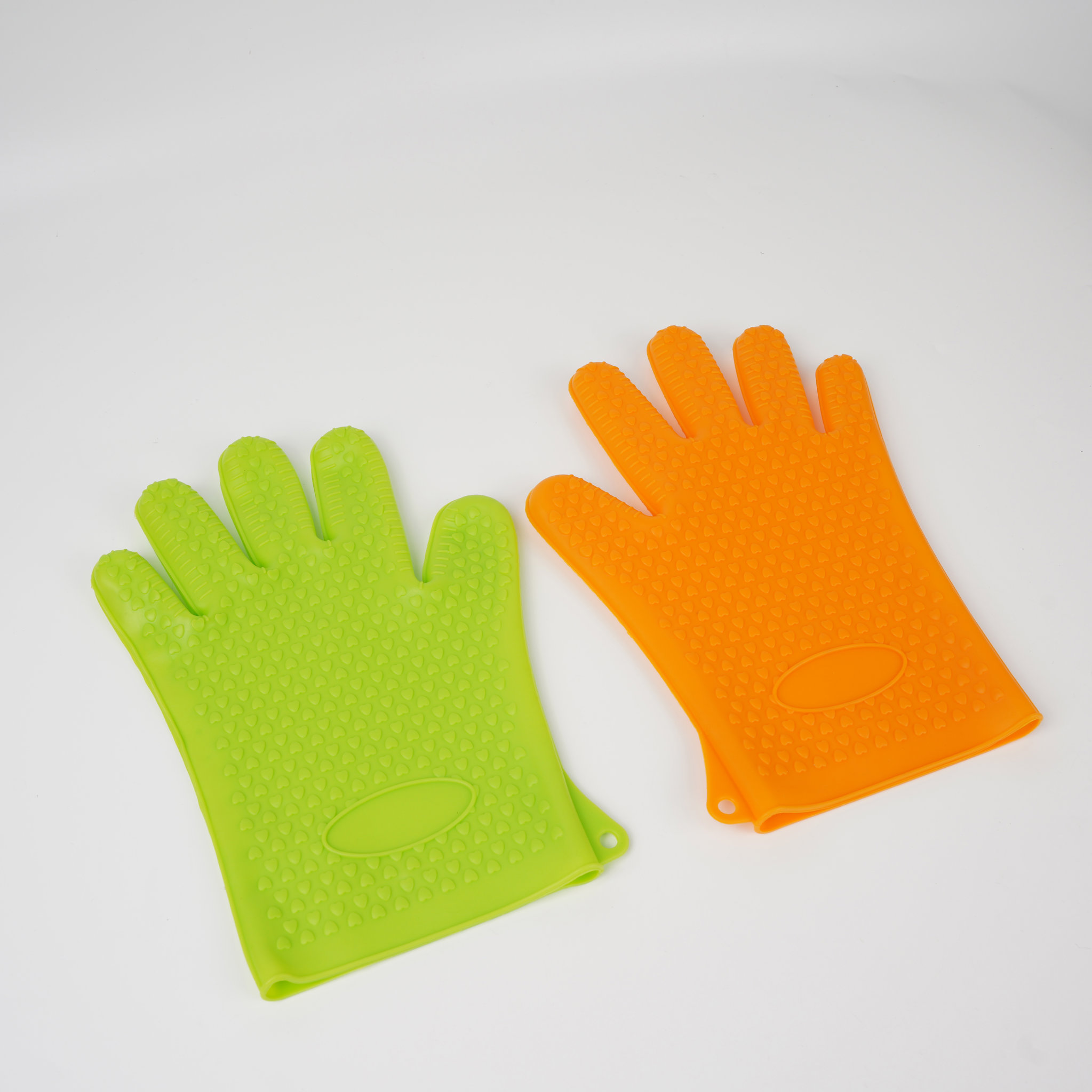 Heart-Shaped Oven Silicone Gloves3