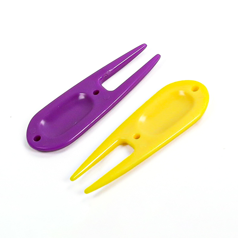 Portable Green Divot Fork 2
