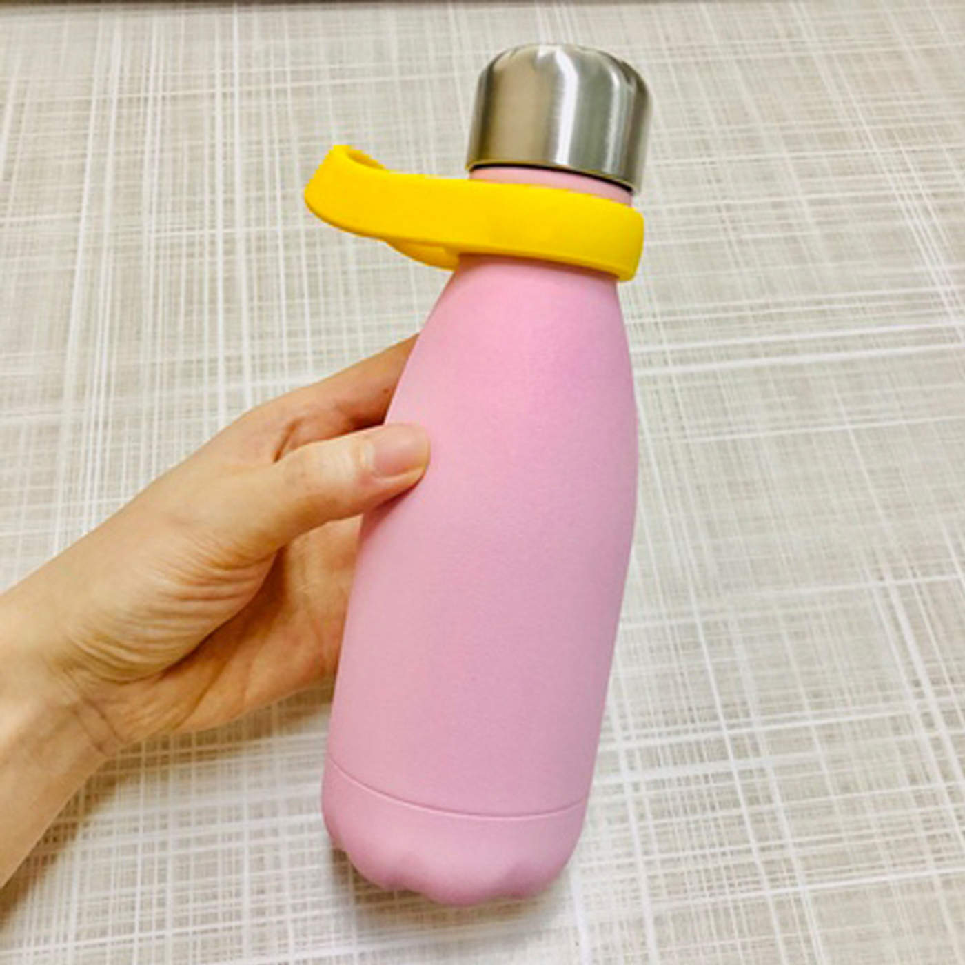 Silicone Bottle Carrying Clip1