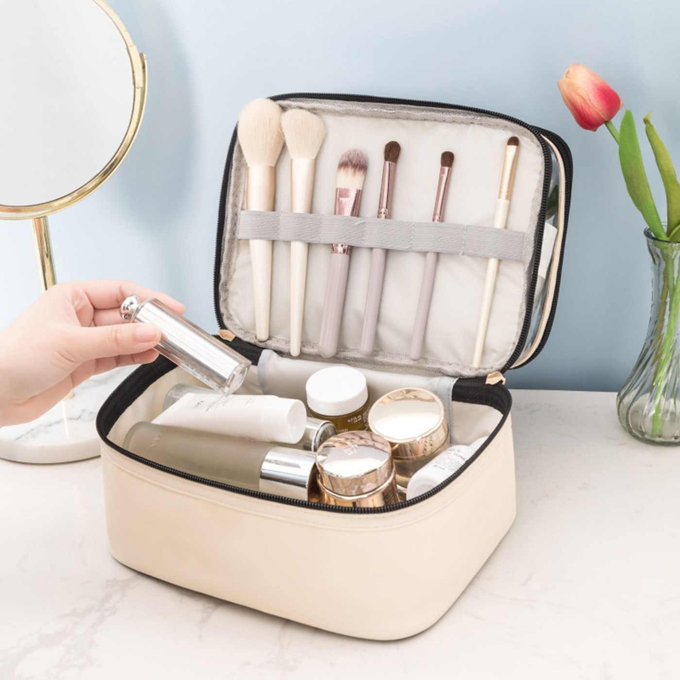  Waterproof Makeup Bag2