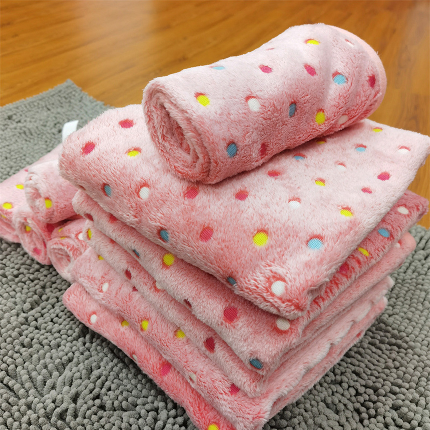 Fluffy Pet Sleep Blanket 1