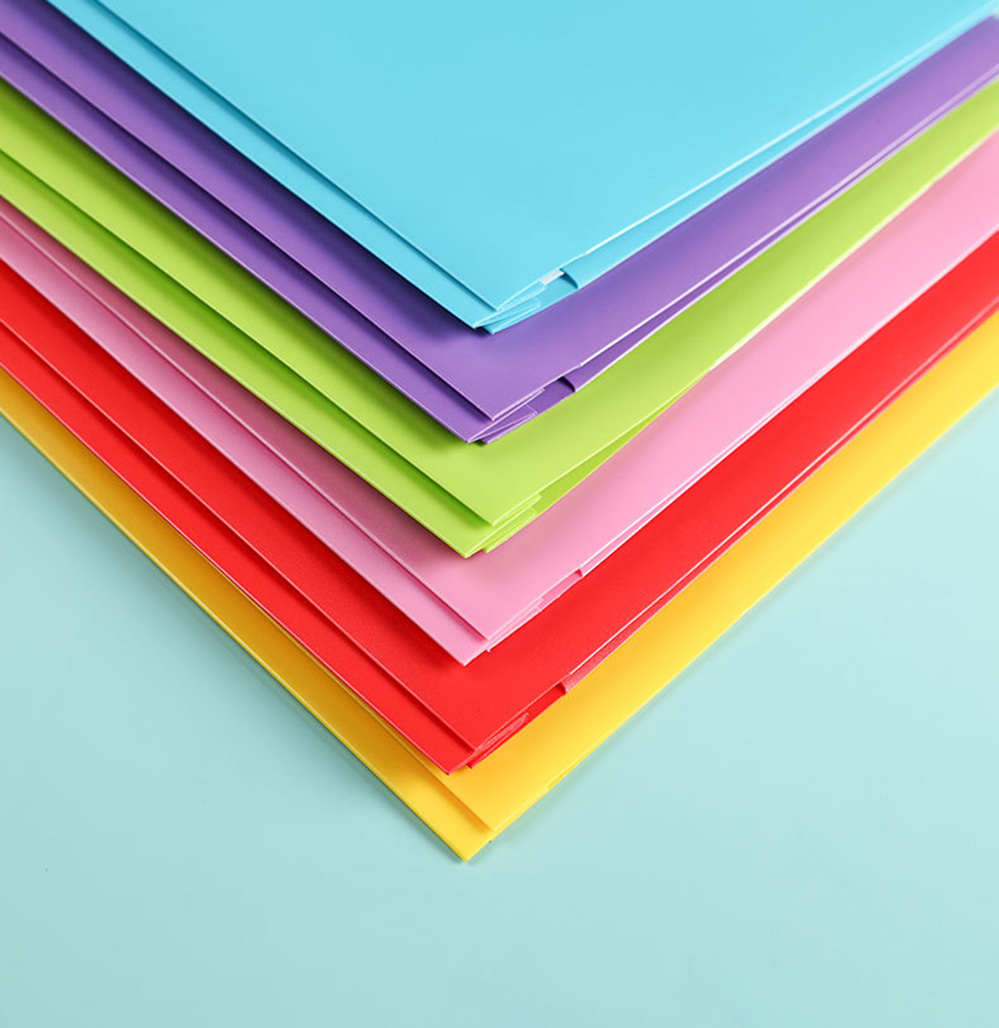  Plastic Folders With Metal Fastener1