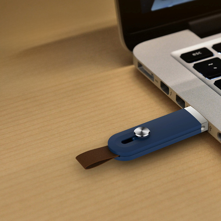 Retractable USB Flash Drive With Strap2