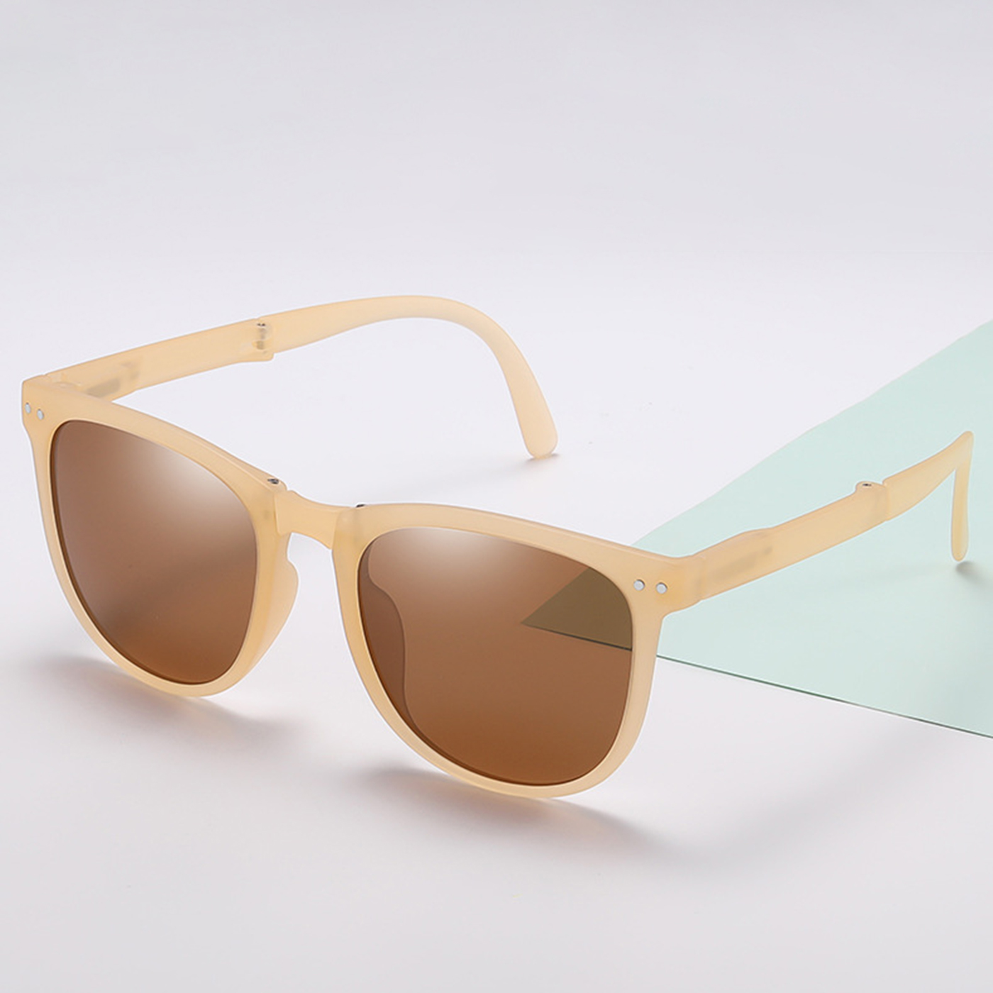 Compact Polarized Folding Sunglasses1