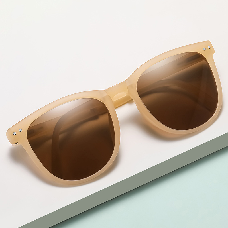 Compact Polarized Folding Sunglasses2