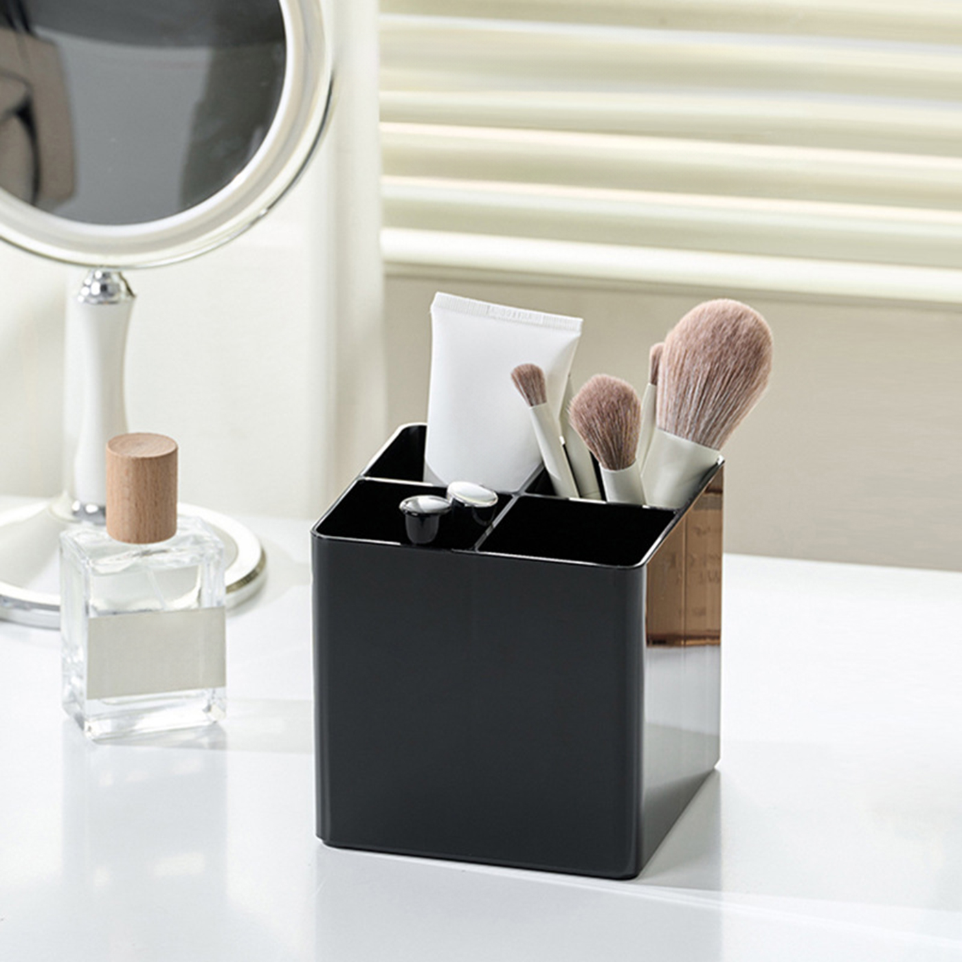 4 Compartments Storage Holder3