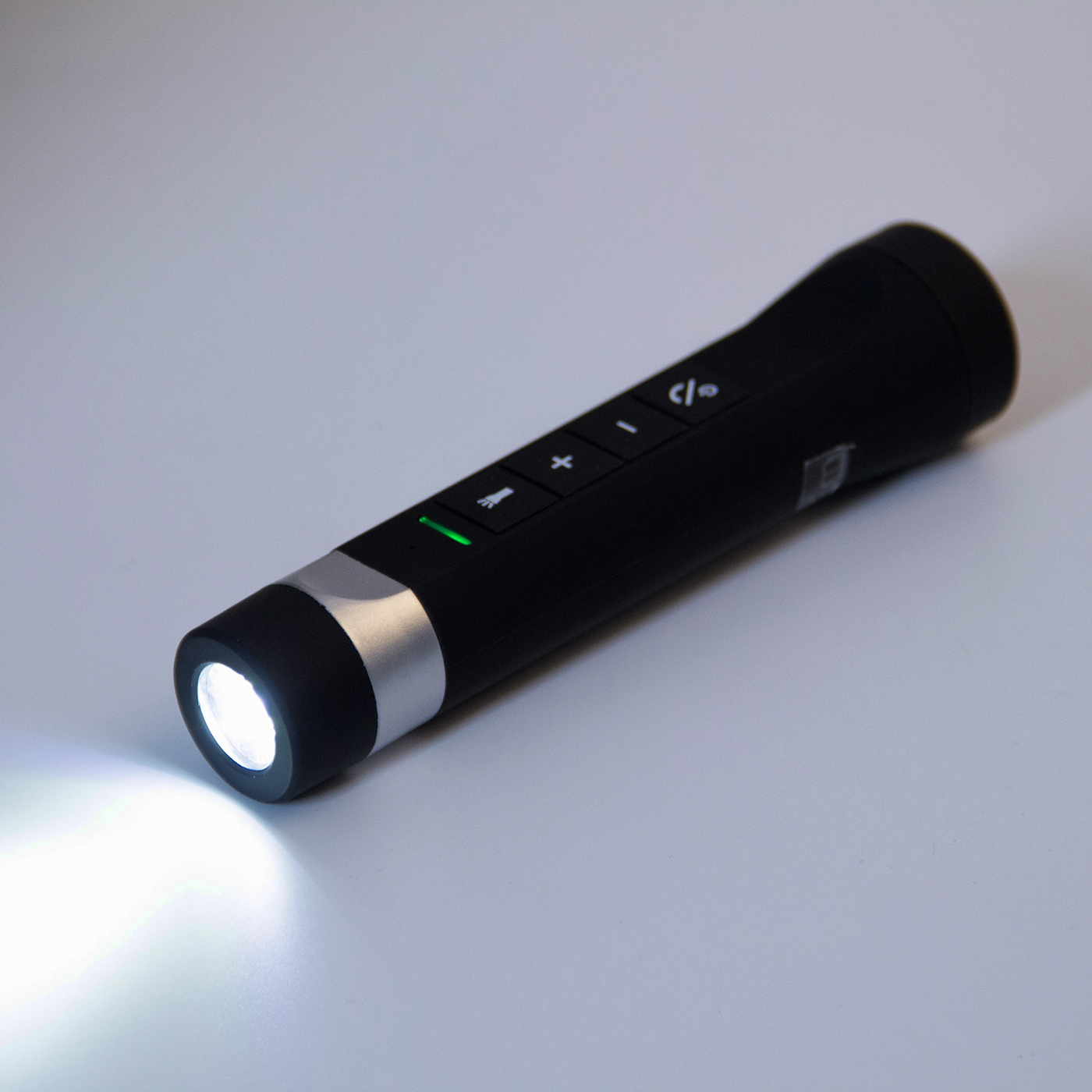 Wireless Speaker With LED Flashlight2