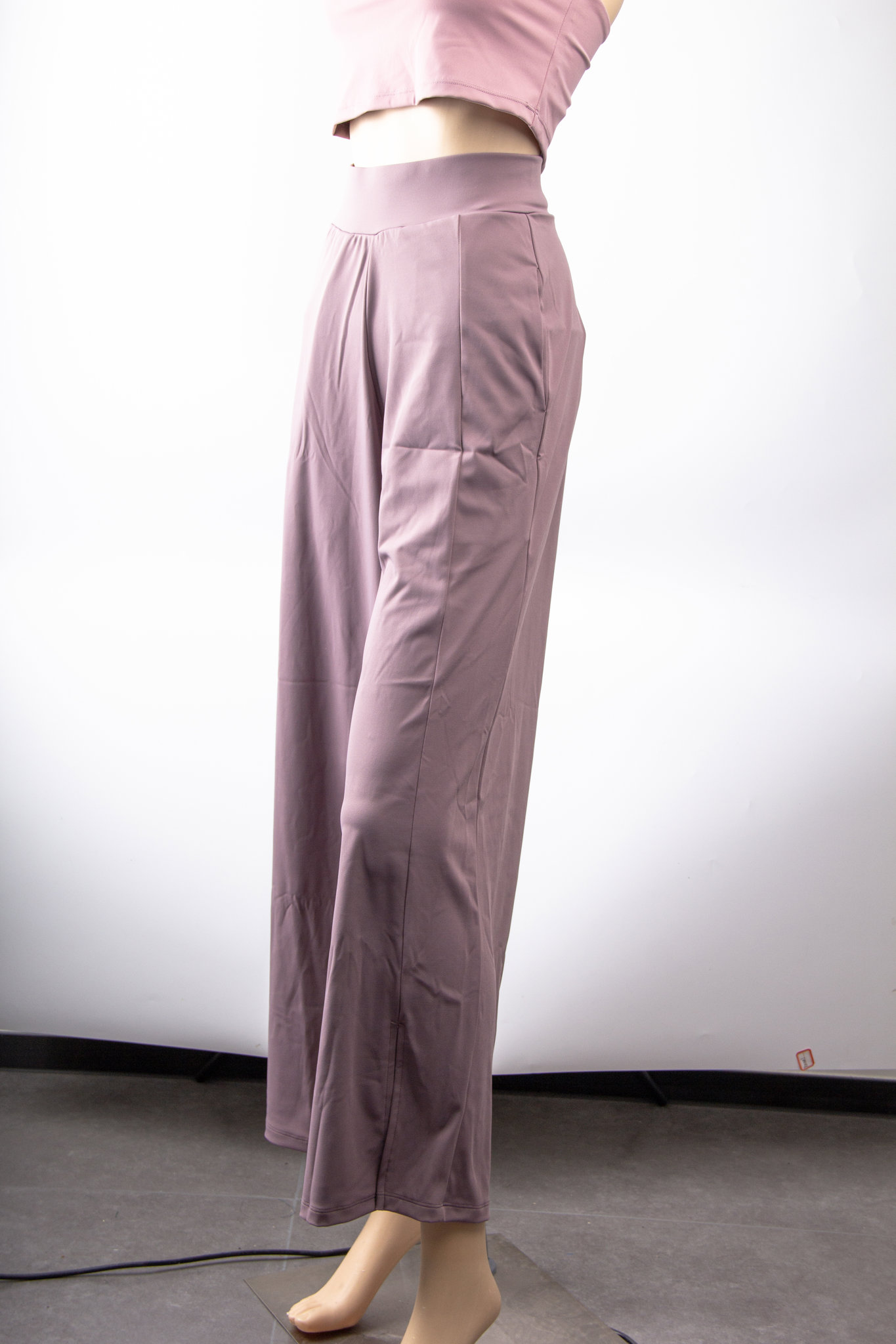 Wide Leg Yoga Pant3